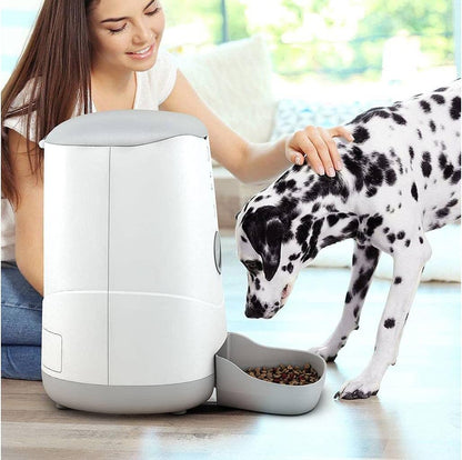 Sakar Pet Genius Smart Wi-Fi Video 7L Pet Feeder with Camera, White