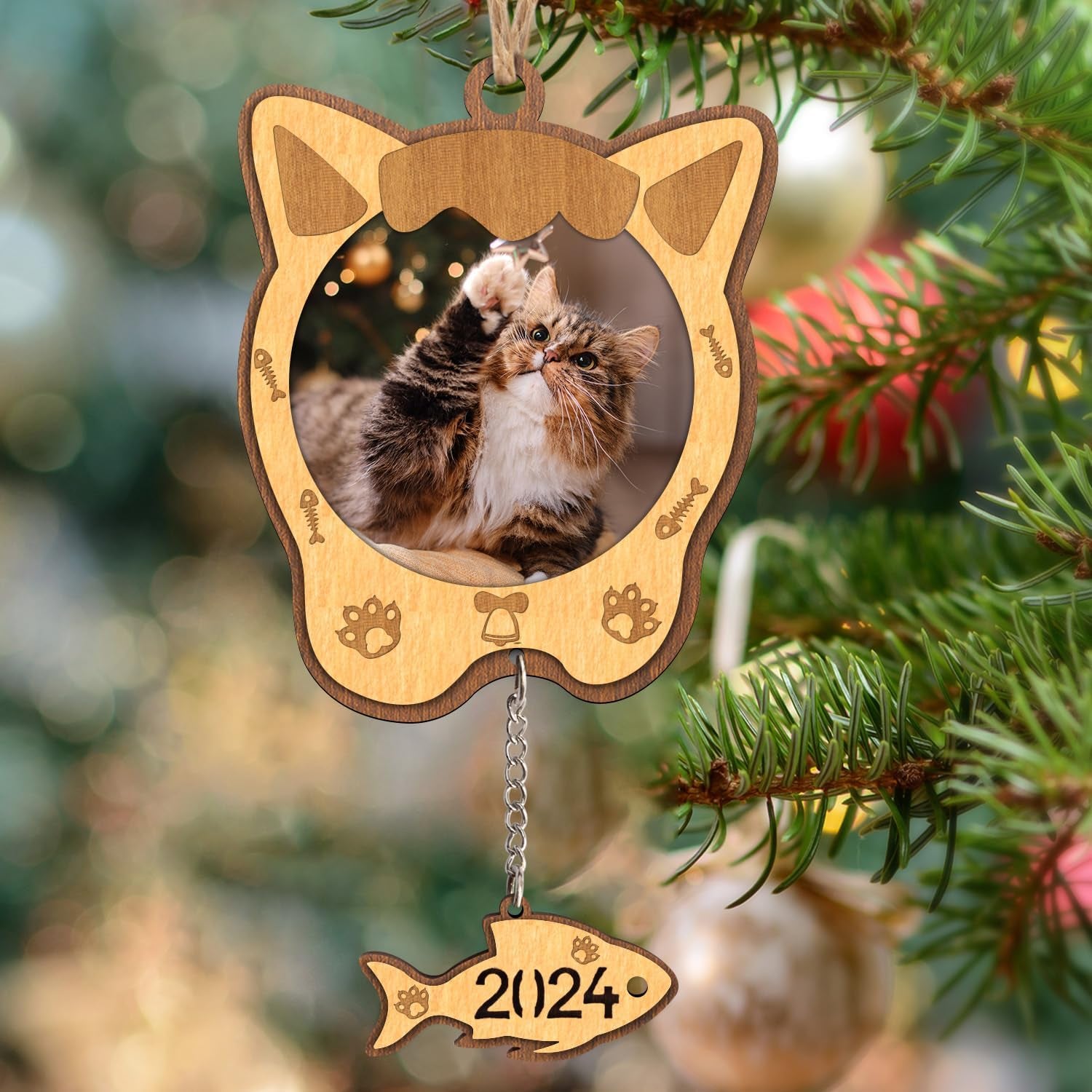 Creawoo Cat Picture Ornament 2024 Christmas Cat Photo Frame, Wooden Christmas Tree Decoration, Meow Xmas Ornament, Personalized Gift Holiday Hanging Pet Keepsake with Fish Dangle