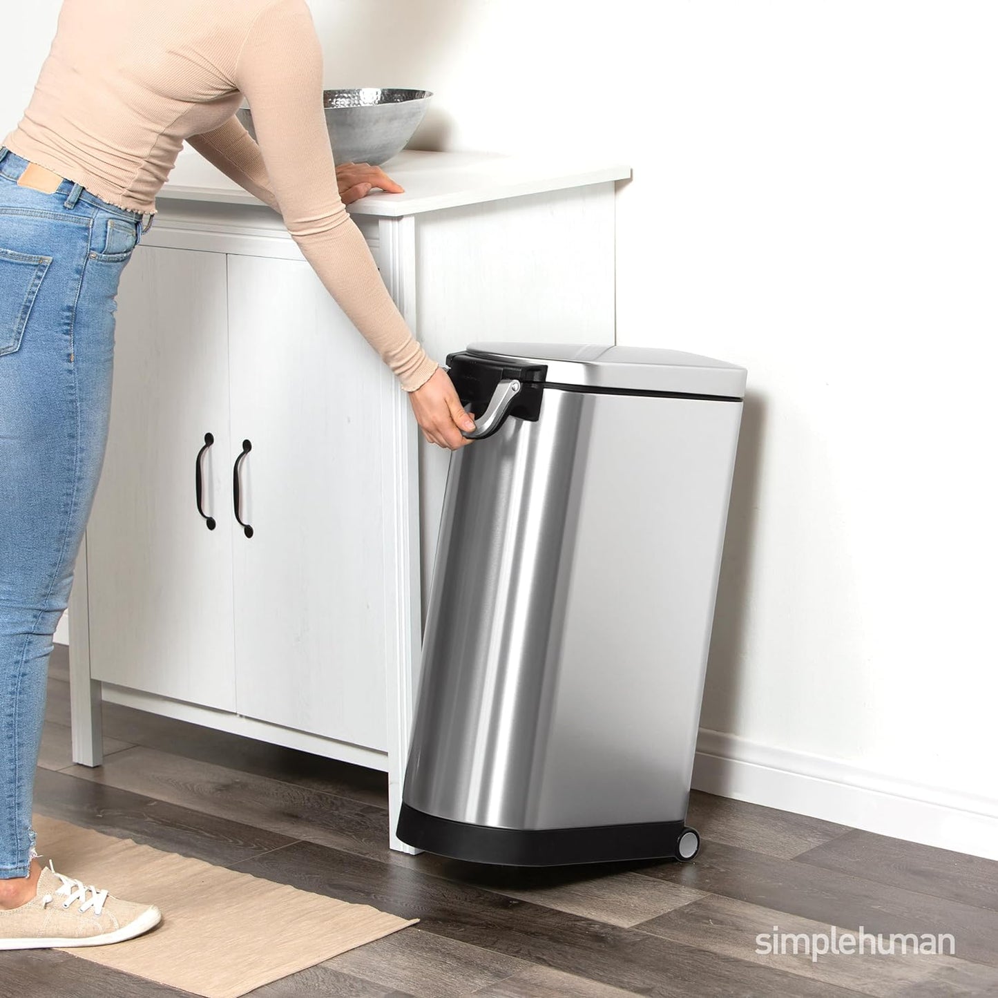 Simplehuman 30 Liter, 32 Lb / 14.5 Kg Large Pet Food Storage Container for Dog Food, Cat Food, and Bird Feed, White