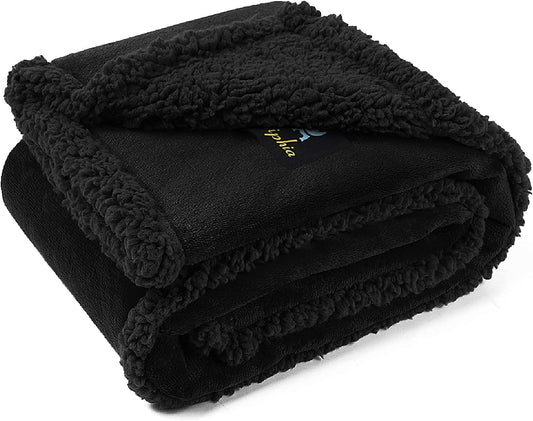 Waterproof Pet Blanket, Liquid Pee Proof Dog Blanket for Sofa Bed Couch, Reversible Sherpa Fleece Furniture Protector Cover for Small Medium Large Dogs Cats, Black X-Large（85" X 57"）