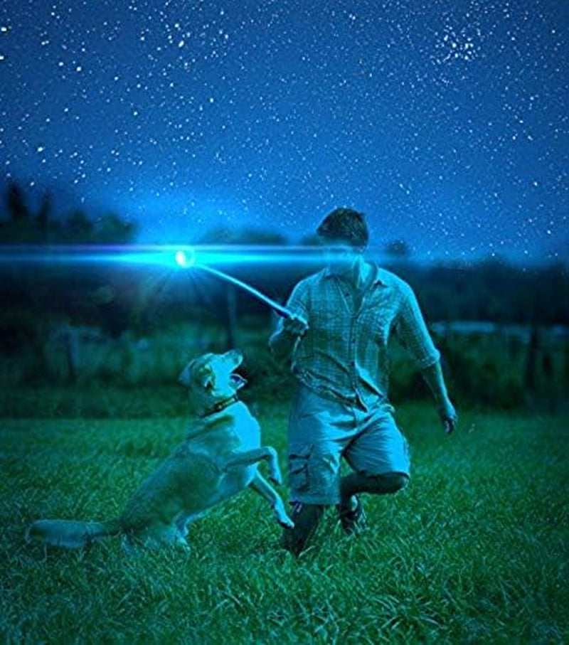 Chuckit Max Glow Ball Dog Toy, Extra Large (3.5 Inch Diameter) for Dogs 100+ Lbs, Pack of 1