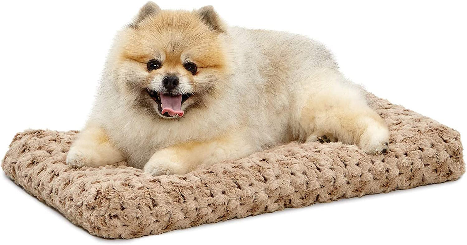 Midwest Homes for Pets Deluxe Dog Beds | Super Plush Dog & Cat Beds Ideal for Dog Crates | Machine Wash & Dryer Friendly, 1-Year Warranty