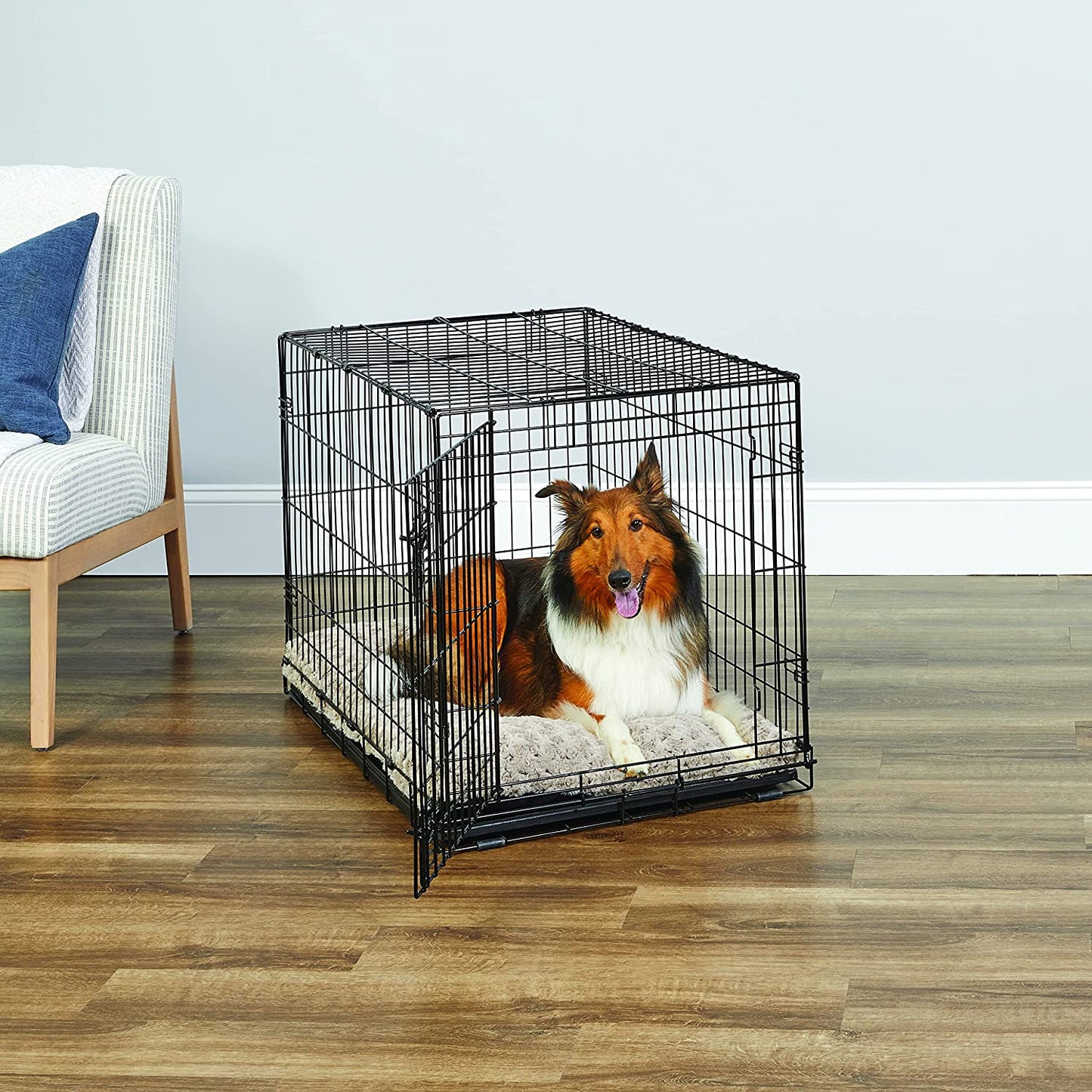 New World Newly Enhanced Single Door New World Dog Crate, Includes Leak-Proof Pan, Floor Protecting Feet, & New Patented Features, 48 Inch